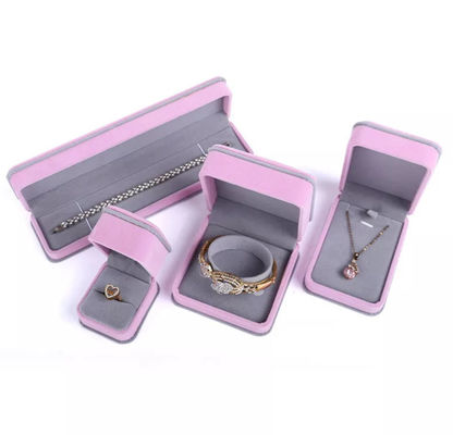 Guarda-joias ISO9001 de veludo do OEM Ring Necklace Packaging Box Pink
