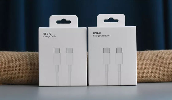 Os dados do carregador do Usb de PMS cabografam a caixa de embalagem Debossing à prova de graxa